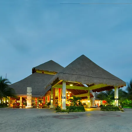 Grand Palladium Colonial Resort & Spa-2