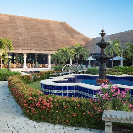 Grand Palladium Colonial Resort & Spa-3